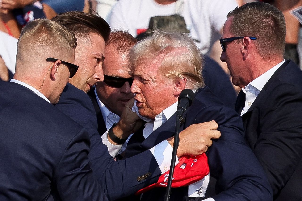 Incident at Trump rally. Biden has been informed.