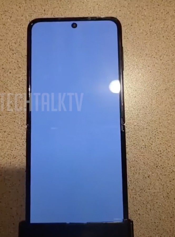 Samsung Galaxy Z Flip 4 przyłapany na zdjęciach. Jedna zmiana ucieszy użytkowników 5