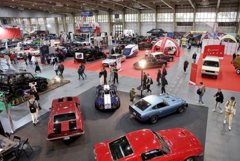 Poznań: Blisko tysiąc zabytkowych aut i motocykli na Retro Motor Show
