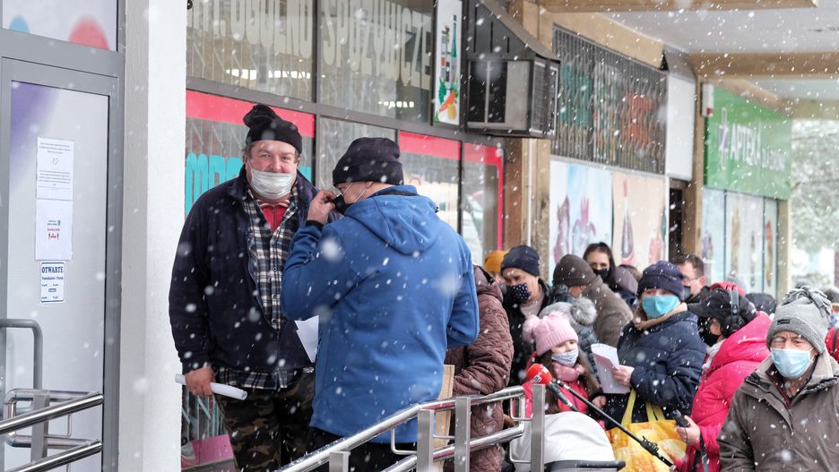 Niedziele handlowe grudzień 2020. Sklepy otwarte 13 grudnia