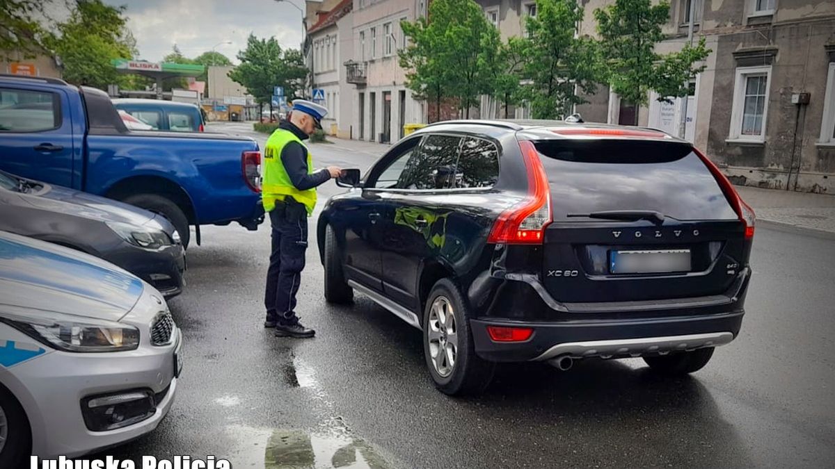 Dawniej to policja wykrywała przypadki braku OC. Dziś potrafi to system informatyczny. Nie trzeba nawet jeździć autem