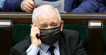 PiS wprowadził ukrytą podwyżkę podatku do 40 proc. Choć sam z tego progu zrezygnował kilkanaście lat temu
