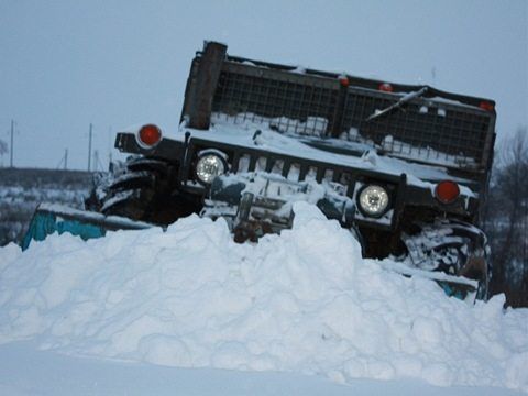 Rosyjski Hummer domowej roboty pokona prawie każdą przeszkodę 6