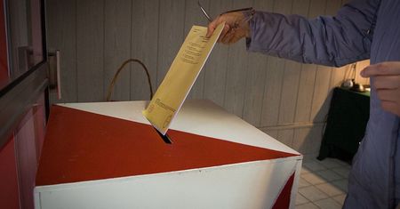 Wybory 2020. Poradnik wyborczy. Jak oddać ważny głos? Jak prawidłowo głosować?
