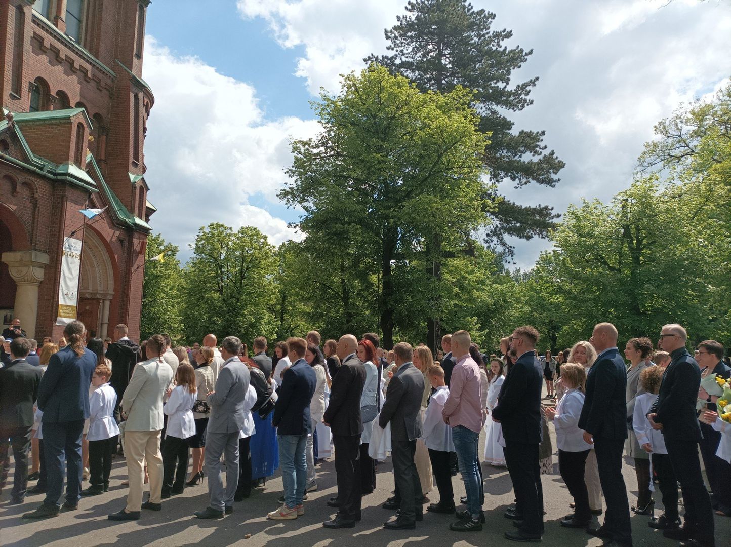 Uroczystość I Komunii Św. w parafii pw. św. Ludwika Króla i Wniebowzięcia NMP w Katowicach, 11.05.2025.