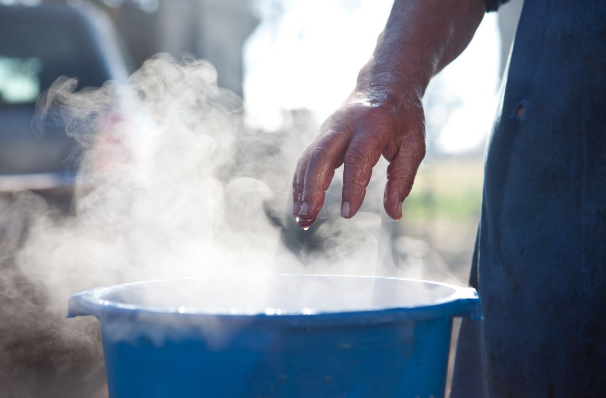 The woman threw boiling water at the man.