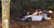 Wypadek tesli w USA. Bateria wpadła przez okno domu i wznieciła pożar