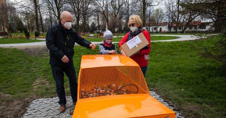 Bielsko-Biała. Ostatni maluch zajął swoje miejsce. Czeka na nakrętki