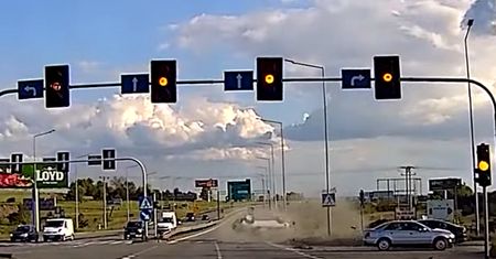 Mieszkańcy Siewierza zdębieli. Nagle samochód wzbił się w powietrze