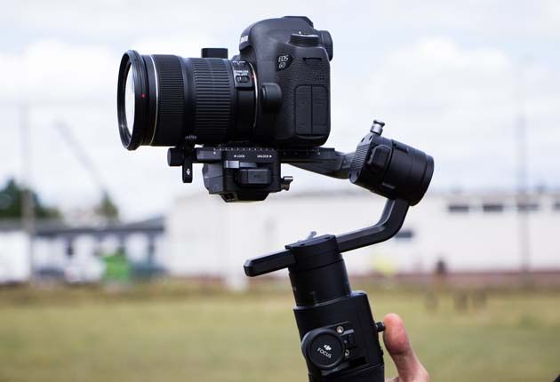 Dji Ronin-S - stały podgląd wyświetlacza aparatu