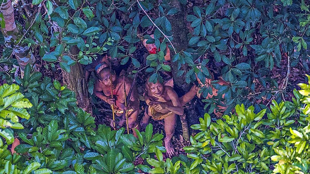 Fotograf przypadkowo napotkał brazylijskie plemię, które nigdy nie miało kontaktu ze współczesną cywilizacją 1