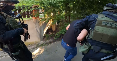 Pomorze. Napadł na dziecko i kobietę