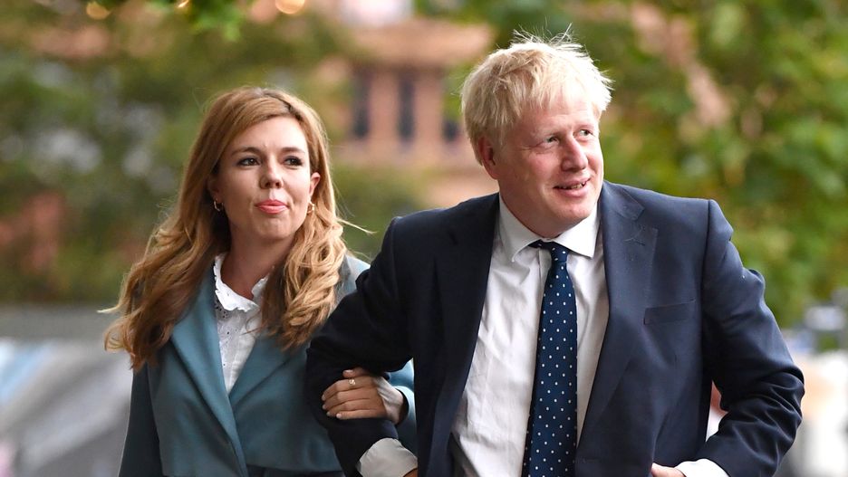 Ile dzieci ma Boris Johnson? Brytyjski premier zdradził tajemnicę. Na zdjęciu szef brytyjskiego rządu Boris Jonhson z żoną Carrie Symonds 