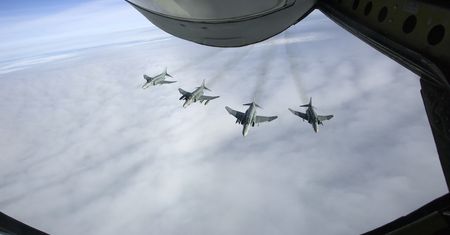 "Oqab 44". Iran chwali się podziemną bazą lotniczą