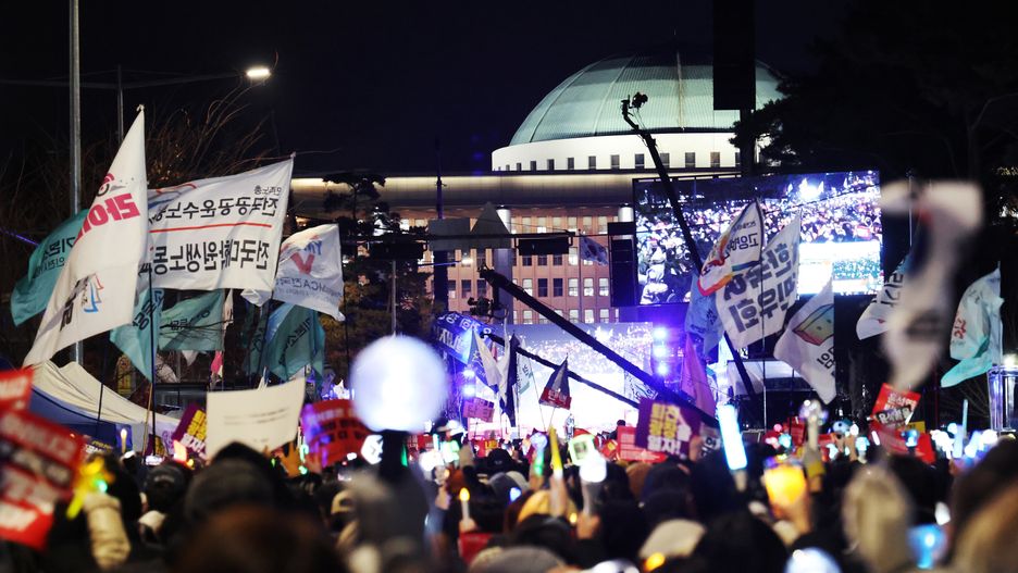 Brak kworum w głosowaniu parlamentu nad wnioskiem o impeachment 