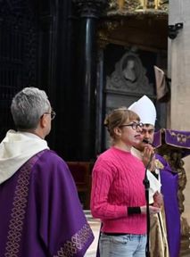 Activists interrupt archbishop’s mass in Turin. Extinction Rebellion strikes again