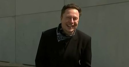 Musk niczym szaleniec. Drwi z obaw o zasoby wody