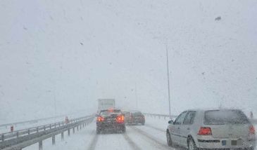 Śnieżyca na Podhalu. Zakopianka sparaliżowana