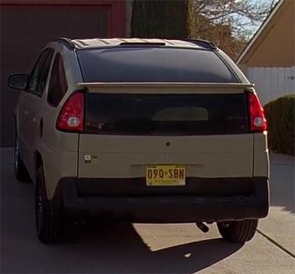 Białe gacie, roomba, auto Walta. 12 rekwizytów z "Breaking Bad", które możecie kupić 4