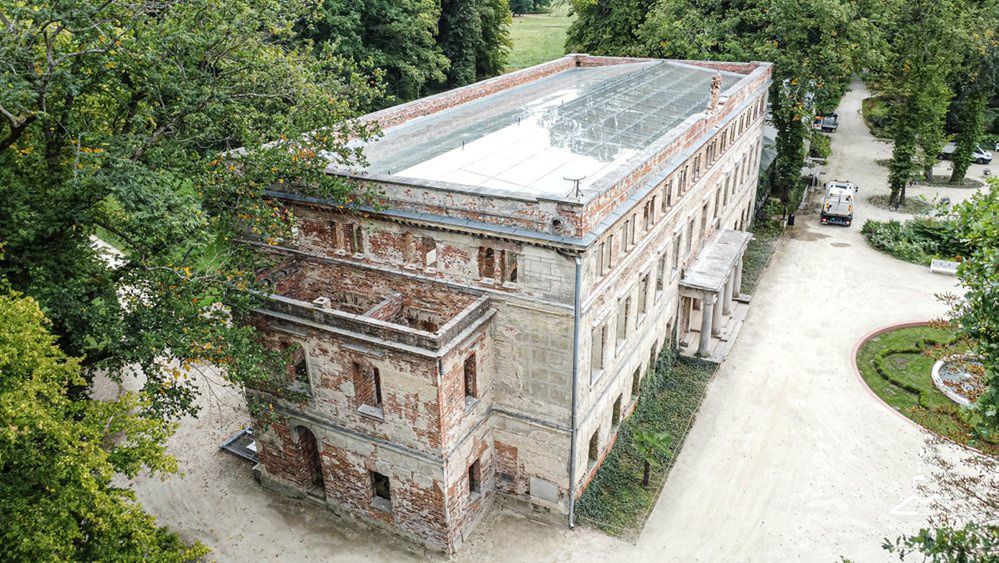 Zielona Góra: Piękne ruiny pałacu w Zatoniu już zadaszone