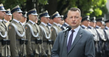 Błaszczak składa zawiadomienie ws. znieważenia żołnierzy Wojska Polskiego