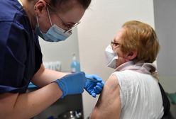 Szczepienia na COVID. Polacy ocenili system rejestracji. Sondaż