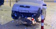 Warszawa: Pijany kierowca zawisł na słupkach. Miał 2,3 promila