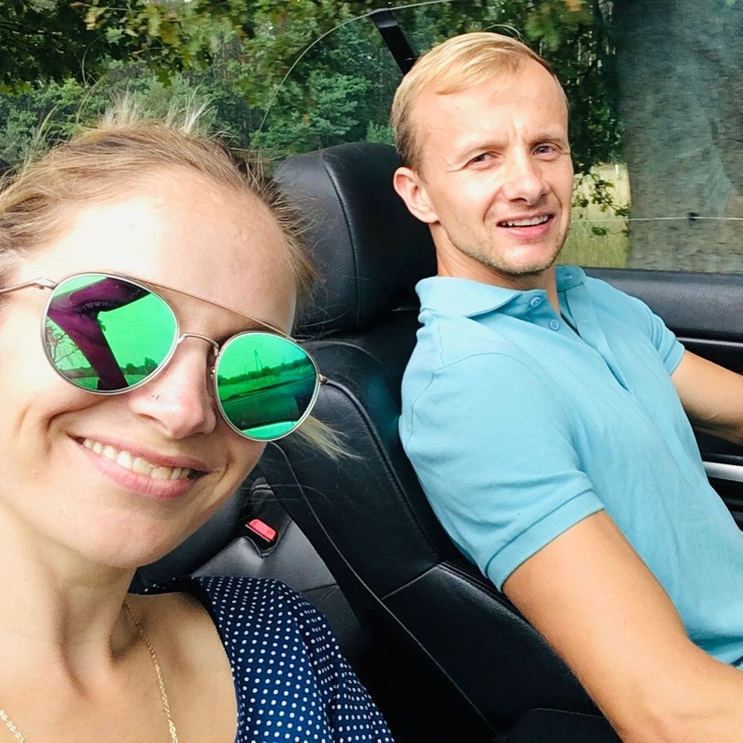 Marta Paszkin z "Rolnik szuka żony" delektuje się kisielem