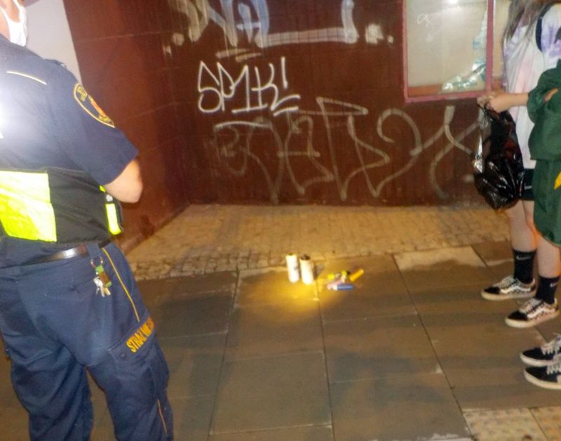 Warszawa. Zniszczona elewacja budynku na Woli (fot. Straż Miejska)
