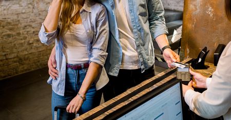 Zwabiła mężczyznę do hotelu. 20-latce grozi do 12 lat więzienia