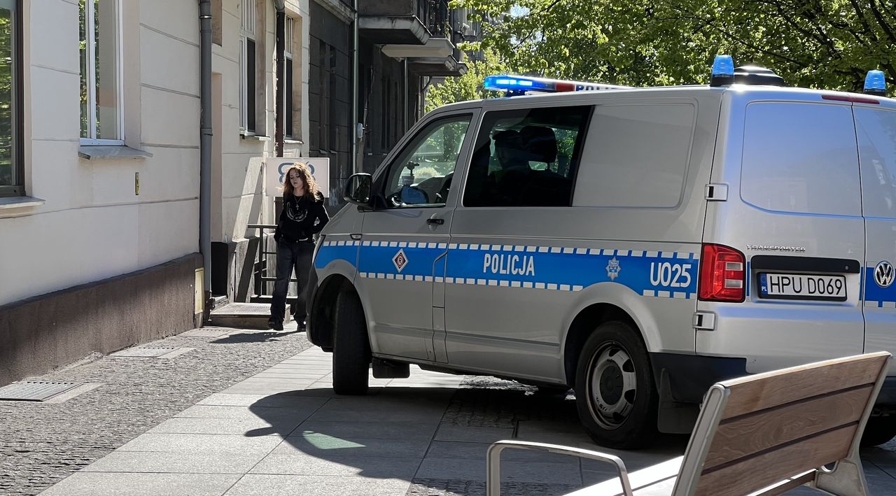 Dramatyczna interwencja w Gnieźnie. 42-latek zmarł po użyciu gazu pieprzowego przez policję