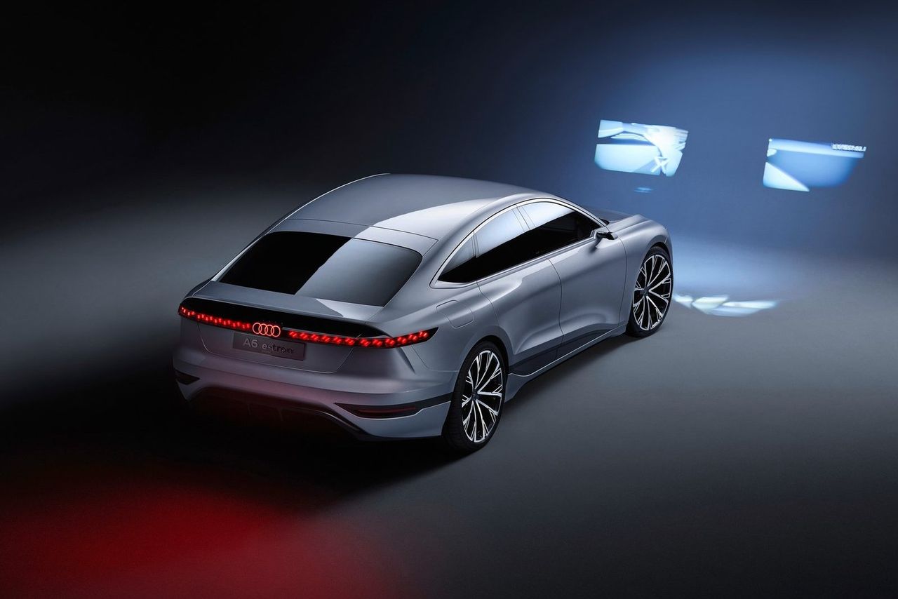 Światła Audi A6 e-trona w czasie ładowania wyświetlą obraz jak w kinie