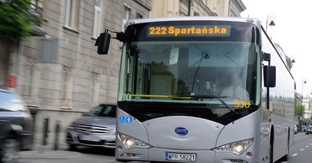 Autobusy BYD będą woziły warszawiaków. Solaris jest oburzony!