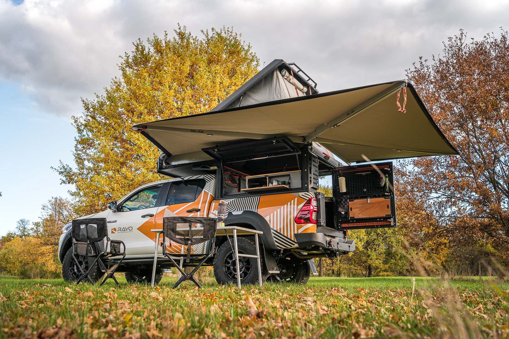 Toyota Hilux by Rayo Off Road Centrum