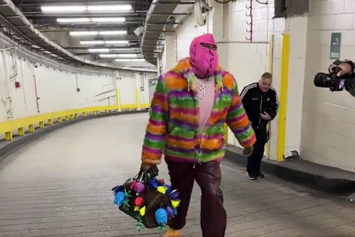 James Harden w drodze na świąteczny mecz NBA