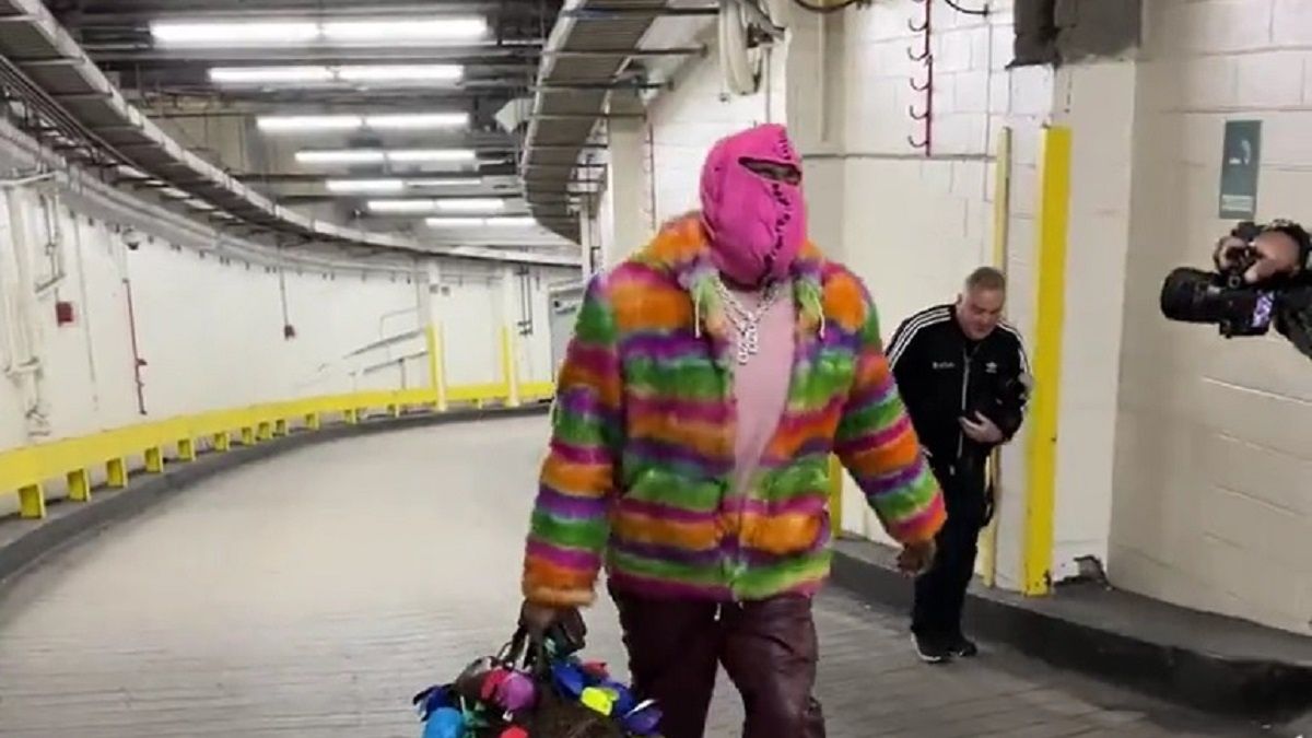 James Harden w drodze na świąteczny mecz NBA