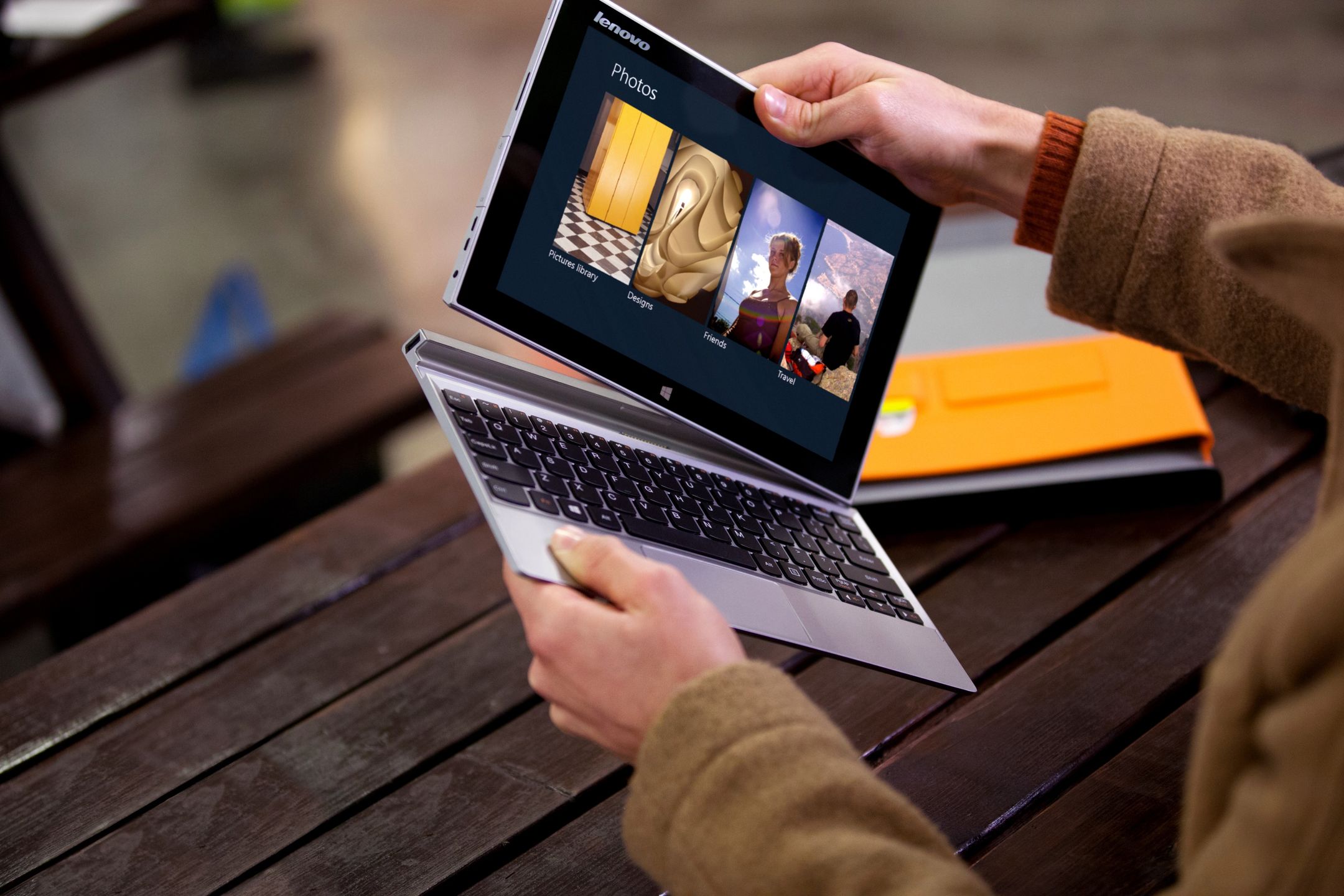 Tablet, laptop, a może urządzenie 2-w-1? Czego potrzebuje nowoczesny student? 12