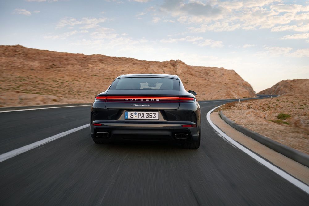 Porsche Panamera III 2023