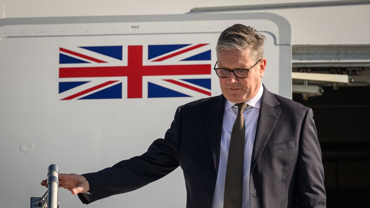 UK Prime Minister Arrives In South Africa Ahead Of G20 Summit
Britain's Prime Minister Keir Starmer arrives at OR Tambo International Airport in Ekurhuleni on November 21, 2025 ahead of the G20 leaders' Summit. (Photo by Leon Neal / POOL / AFP) (Photo by LEON NEAL/POOL/AFP via Getty Images)
Leon Neal