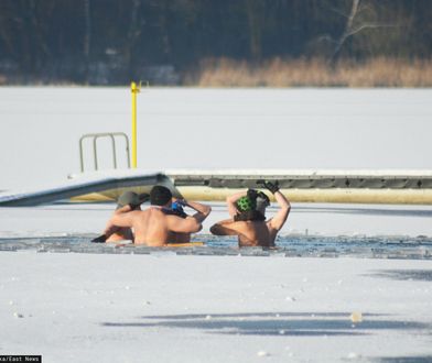 Poznań. 17-latek zasłabł po morsowaniu. Wezwano karetkę