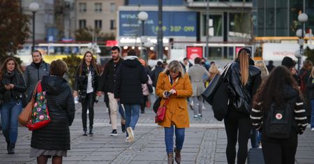 Polacy u prywatnych lekarzy zostawiają miliardy. Grozi nam kryzys. Oto dlaczego