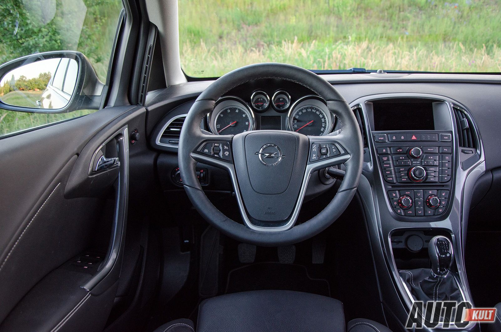 Opel Astra Tourer 1,4 Turbo LPGTEC Enjoy vs. Opel Astra Sedan 1,7 CDTI Business - test [galeria] 33