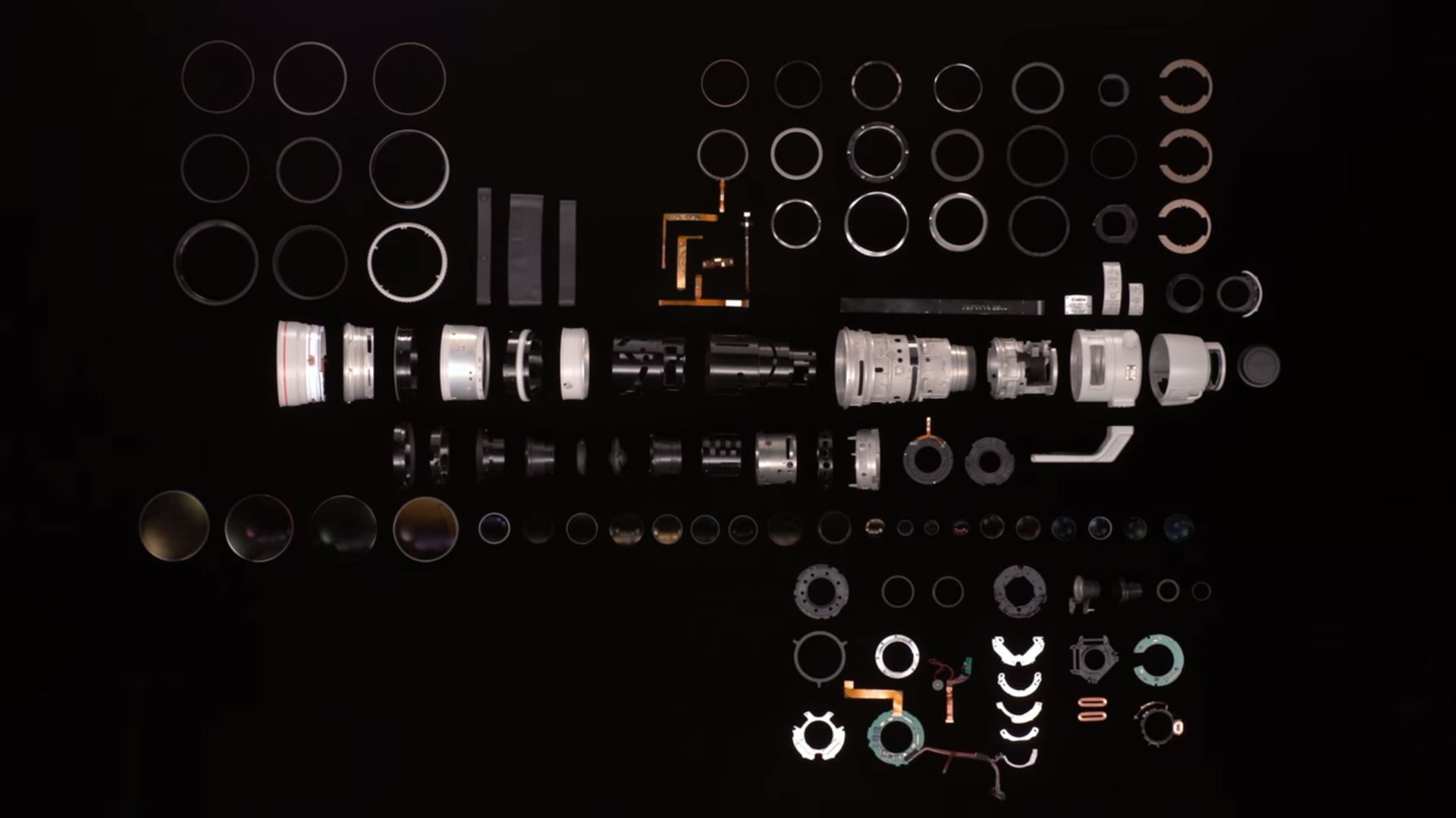 Rozłożyli na części obiektyw Canon 200-400mm f/4L IS USM za 40 tys. zł, aby zobaczyć co jest w środku 2