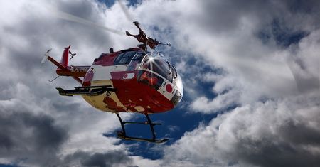 Groźny wypadek pod Rzeszowem. Autokar uderzył w ciężarówkę. Są ranni