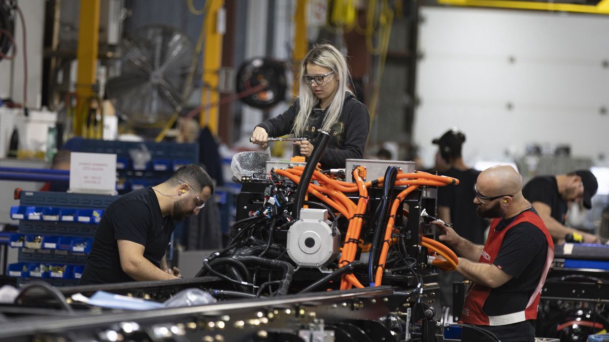 Masowe zwolnienia w firmach