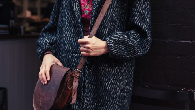 Torebki uniwersalne pasują zarówno do płaszcza, jak i do kurtki