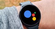 Dobra wiadomość: Samsung Galaxy Watch 4 dostał Asystenta Google. Ale są i złe wieści