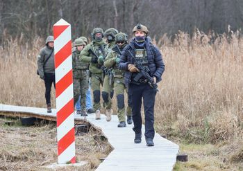 Funkcjonariusze Straży Granicznej powiązani z handlem ludźmi