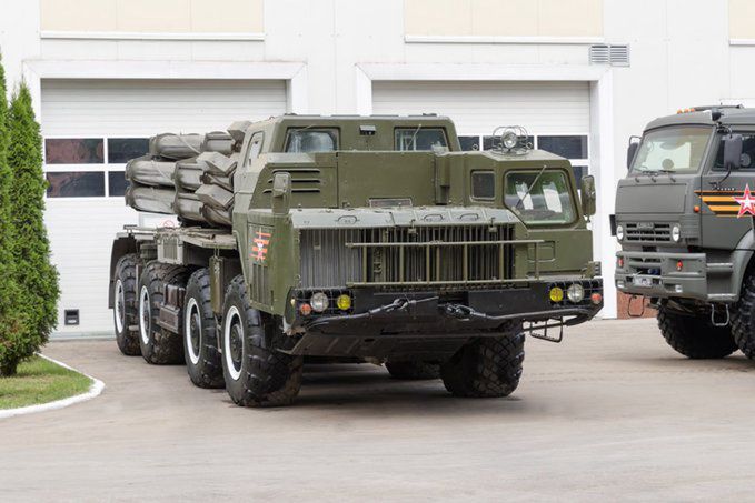 Rosyjski system Tornado-S na targach IDEX 2023.