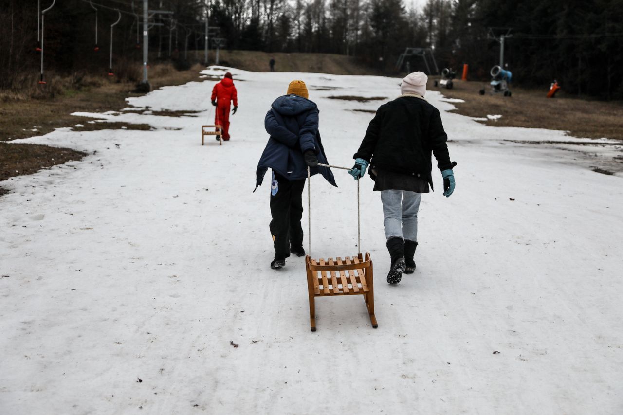 Współcześni dziadkowie nie chcą się zajmować wnukami. A mają obowiązek?